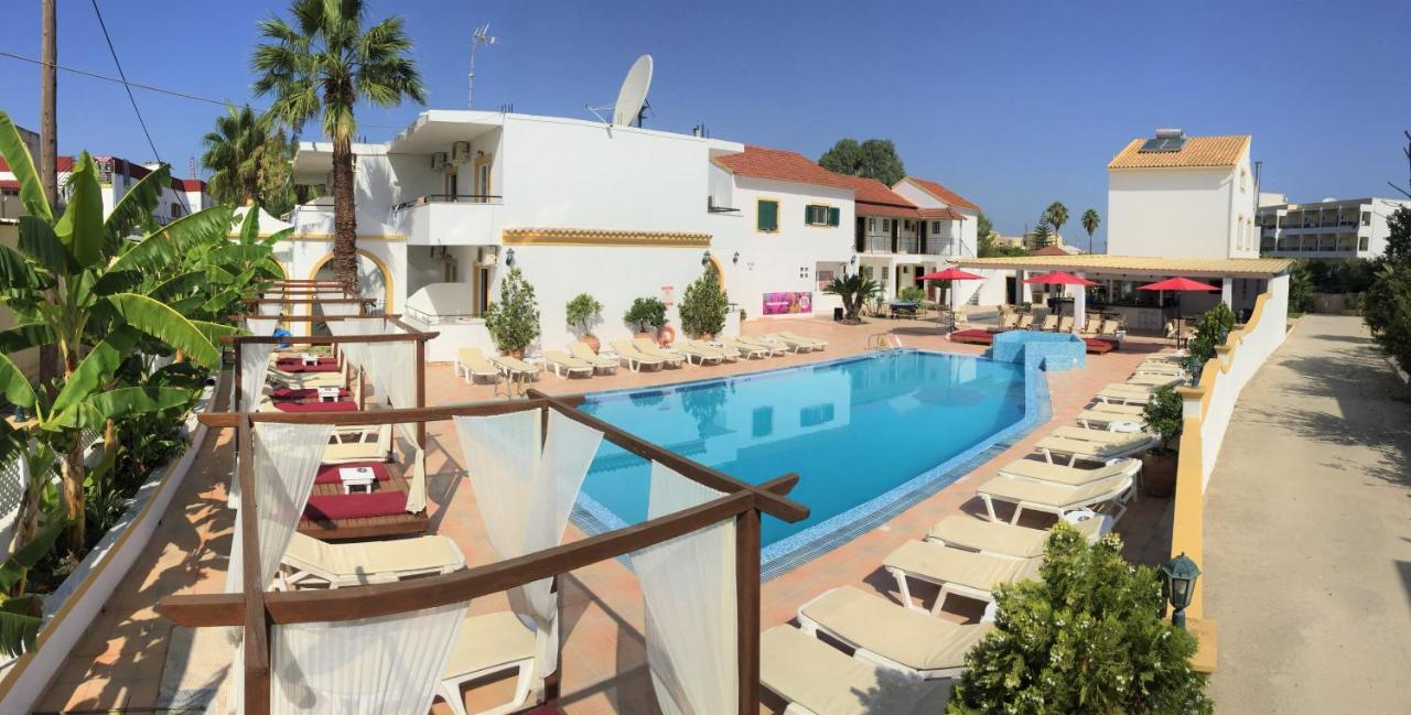 Oasis Beach Club Kávos Esterno foto