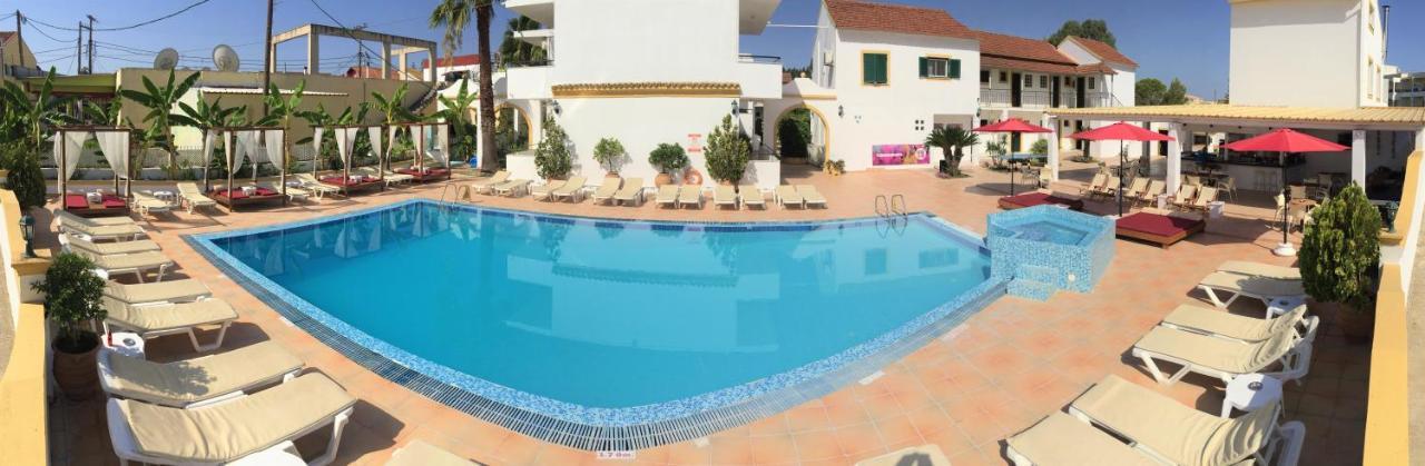 Oasis Beach Club Kávos Esterno foto