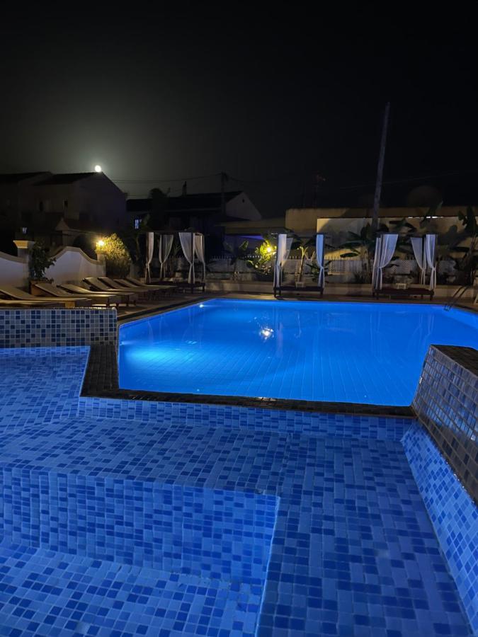 Oasis Beach Club Kávos Esterno foto