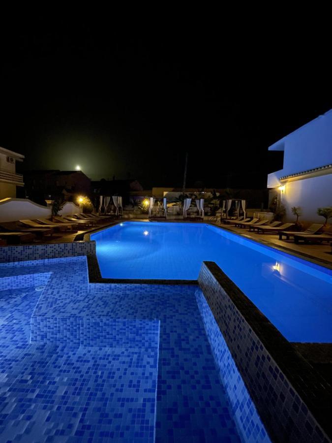 Oasis Beach Club Kávos Esterno foto