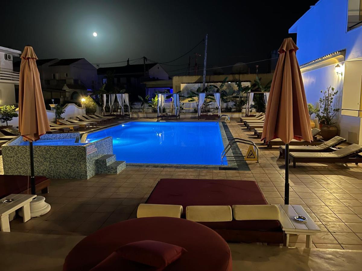 Oasis Beach Club Kávos Esterno foto